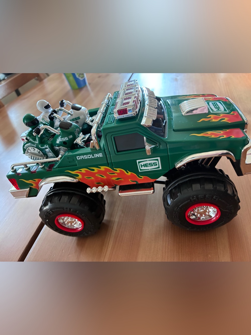 Hess Monster Truck with motorcycles: 2007
